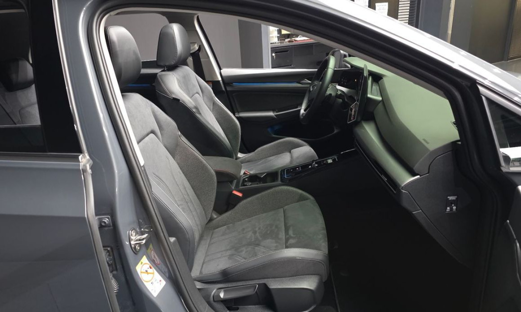 Volkswagen Golf 2.0 TDI Prestige, 2025