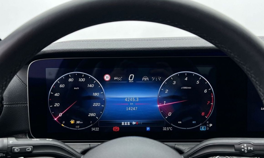 Mercedes-Benz GLA-Class GLA250 4MATIC, 2025