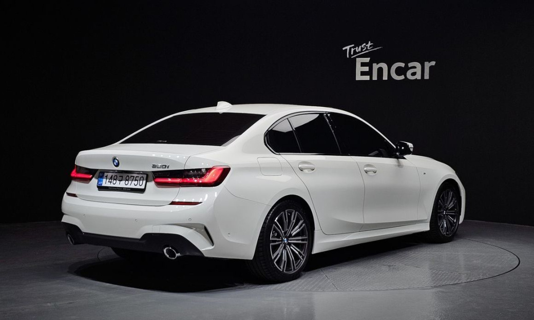 BMW 3-Series 320i M Sport, 2022