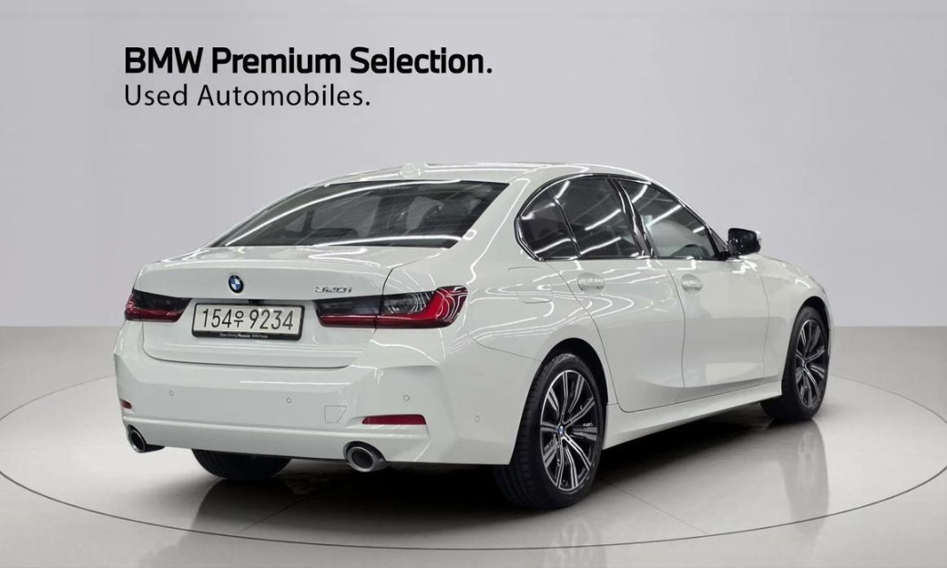 BMW 3-Series 320i, 2025