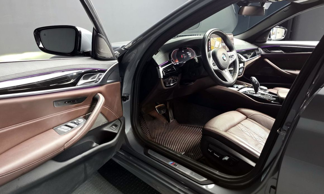 BMW 5-Series 530i M Sport Package, 2023
