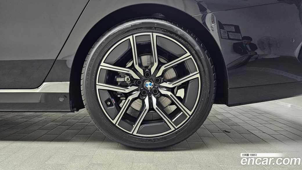 BMW 7-Series 740i xDrive M Sport, 2025