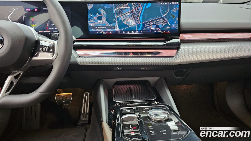 BMW 5-Series 520i M Sport, 2025