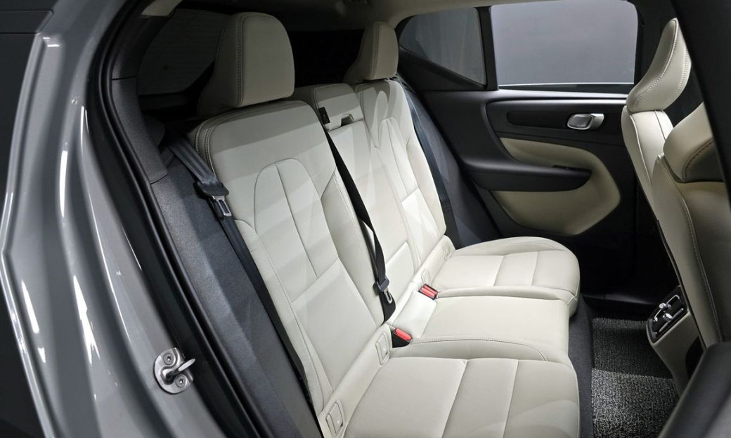 Volvo XC40 B4 Ultimate Bright, 2024