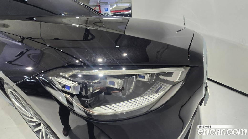 Mercedes-Benz S-Class S500 4MATIC, 2025