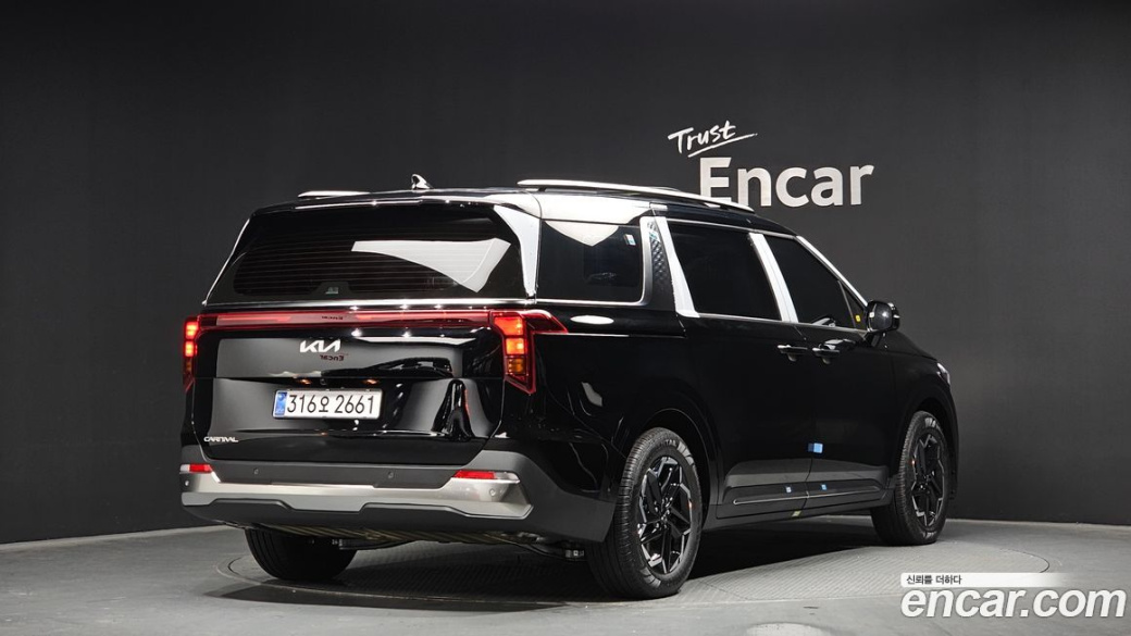 Kia Carnival 9-Seater Signature, 2025