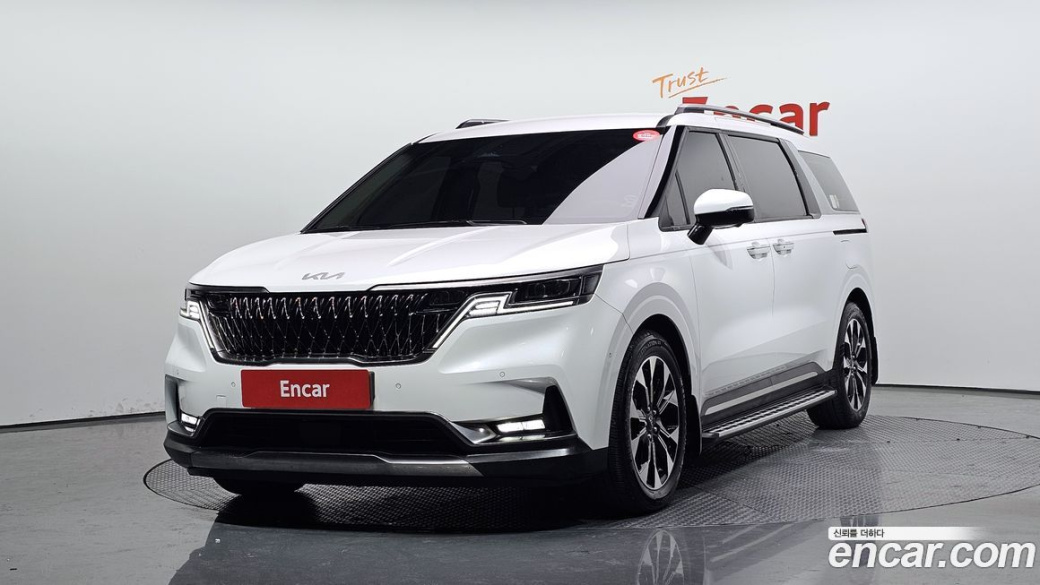 Kia Carnival 7-Seater Signature, 2023