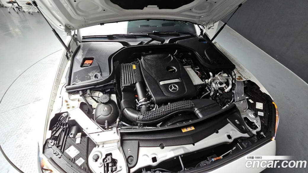 Mercedes-Benz E-Class E250 AMG Line, 2023