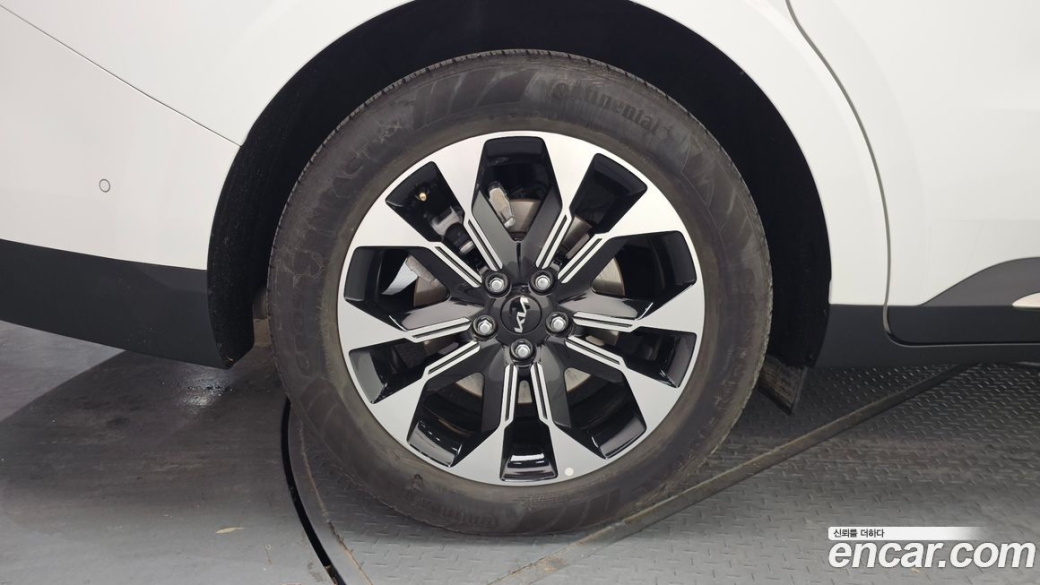 Kia Carnival 7-Seater Signature, 2023