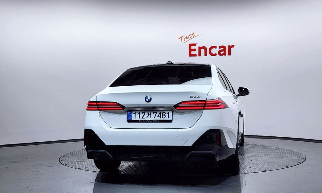 BMW 5-Series 520i M Sport, 2025