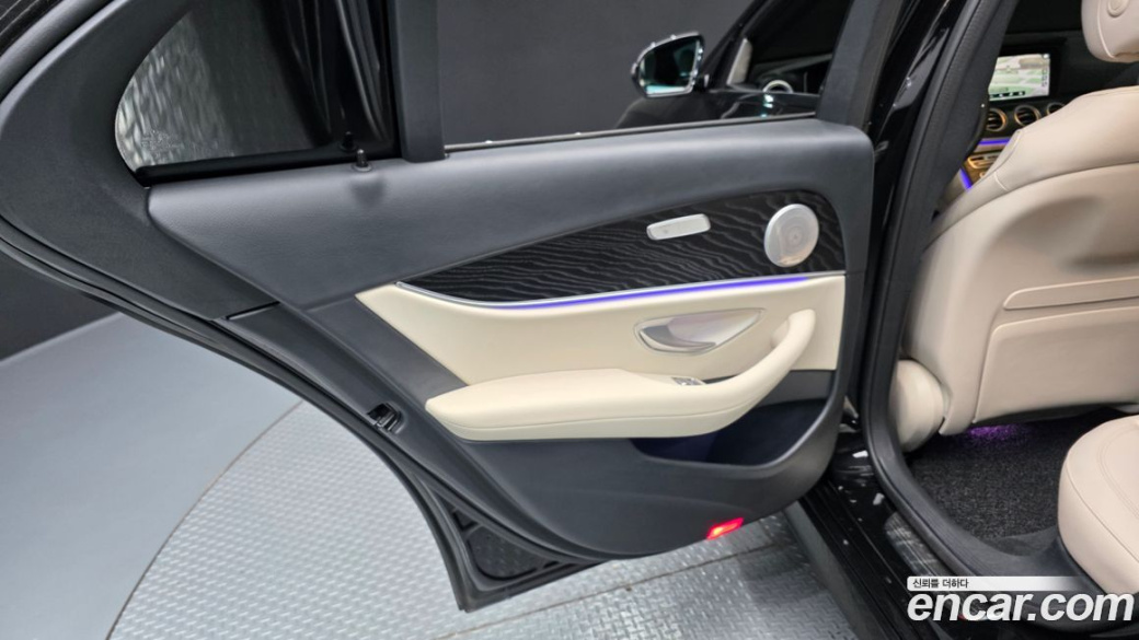 Mercedes-Benz E-Class E250 AMG Line, 2023