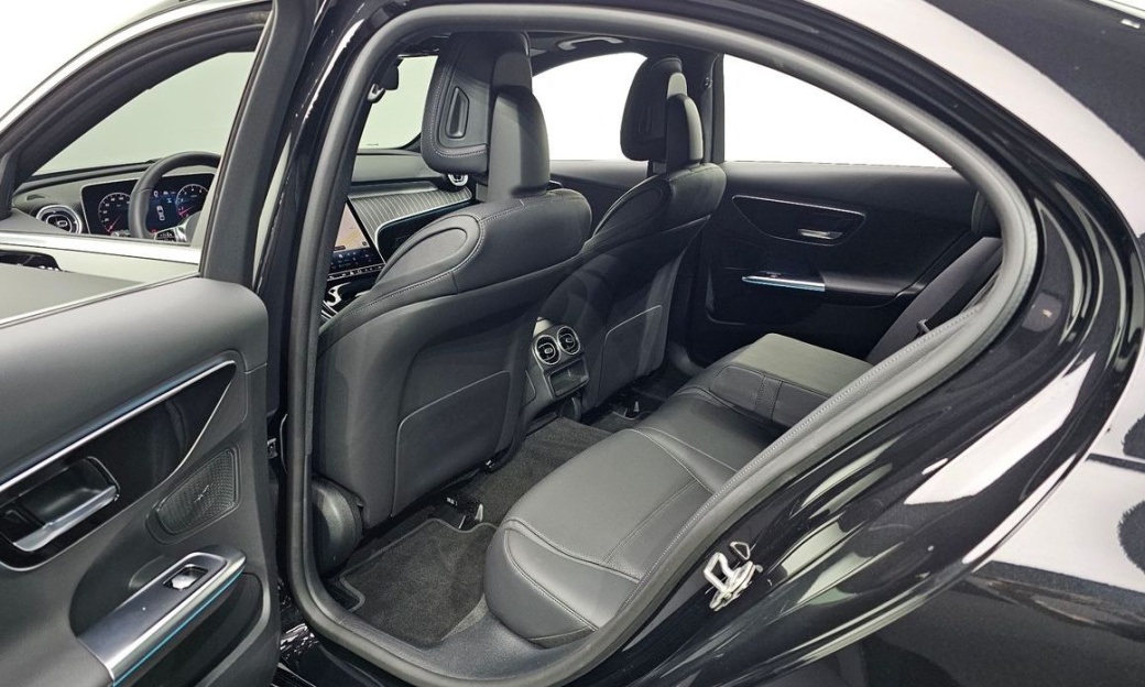 Mercedes-Benz C-Class C200 Avantgarde, 2025