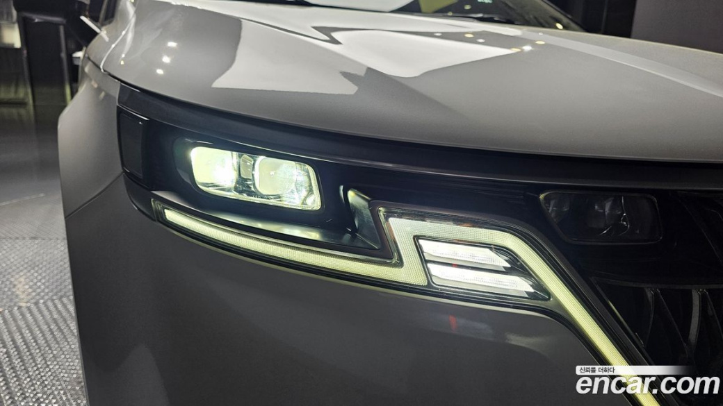 Kia Carnival 7-Seater Signature, 2023
