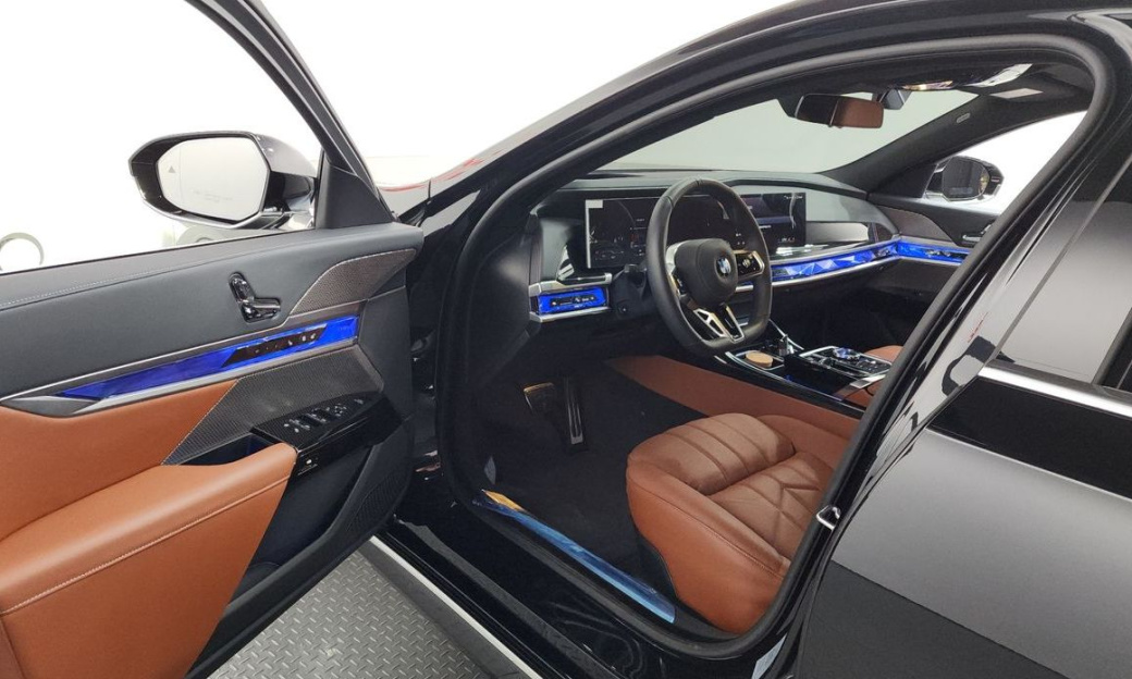 BMW 7-Series 740i xDrive M Sport, 2025