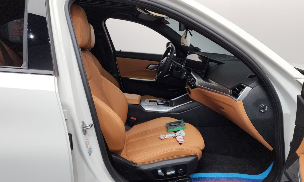 BMW 3-Series 320i M Sport, 2024