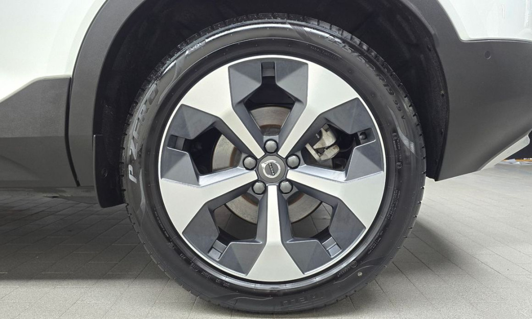 Volvo XC40 B4 Ultra Bright, 2025