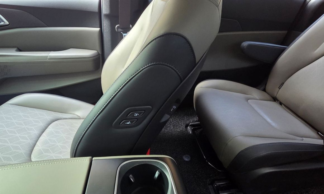 Kia Carnival 9-Seater Noblesse, 2024