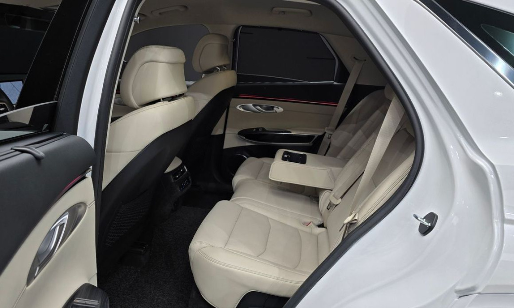 Genesis GV70 2.5T Gasoline 2WD, 2025