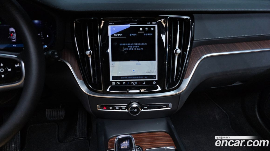Volvo V60 B5 Ultimate AWD, 2024