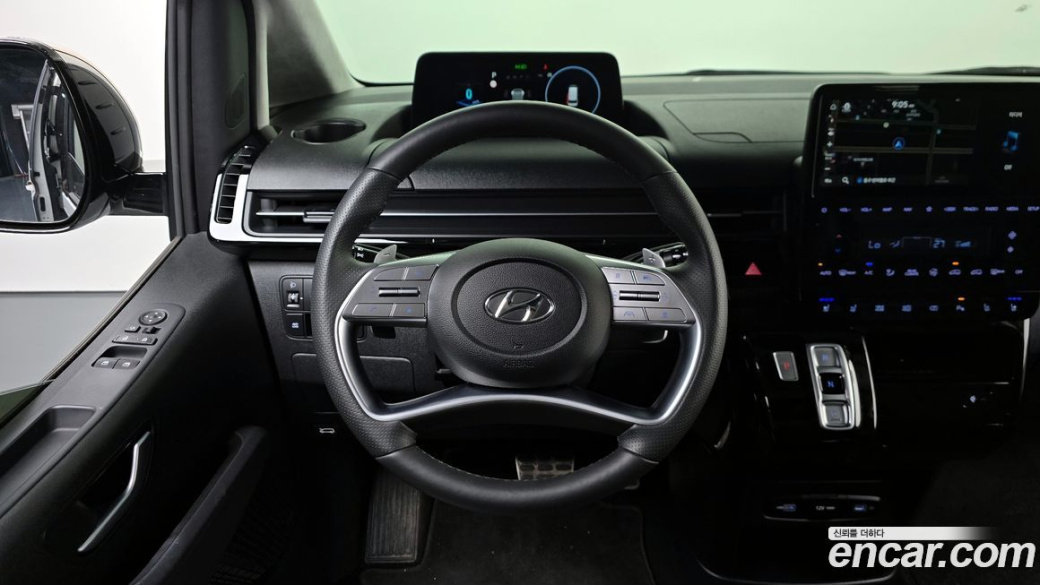 Hyundai Staria 4WD Camper, 2023