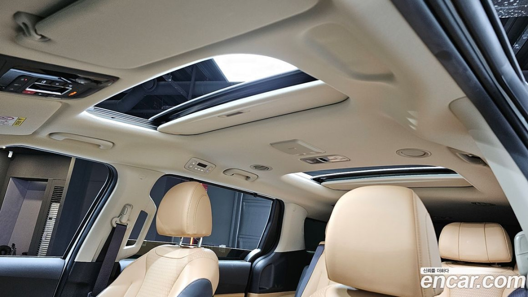 Kia Carnival 7-Seater Signature, 2023
