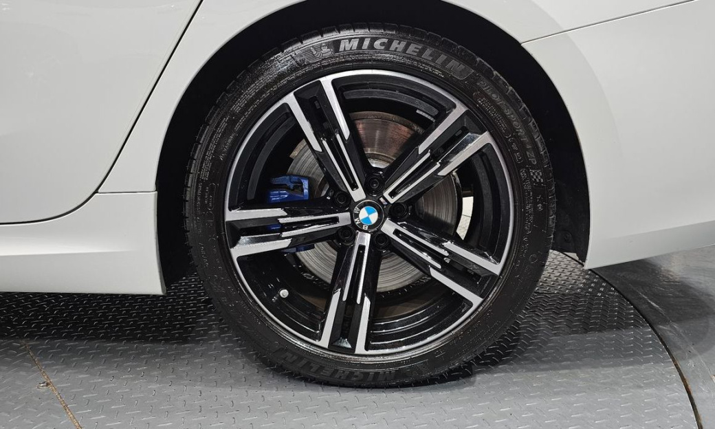 BMW 3-Series 320i M Sport, 2024