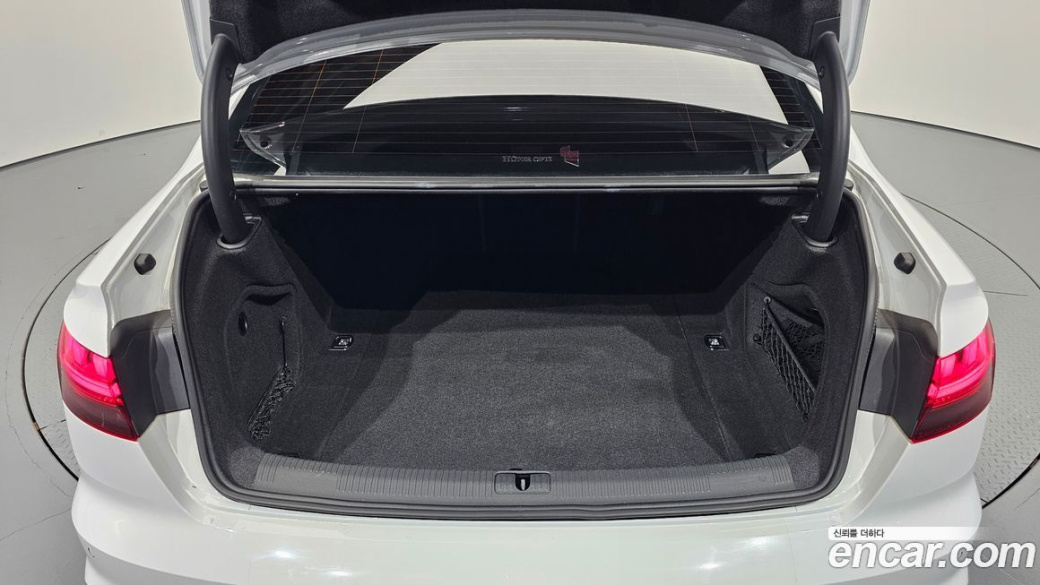 Audi A4 40 TFSI Premium, 2023