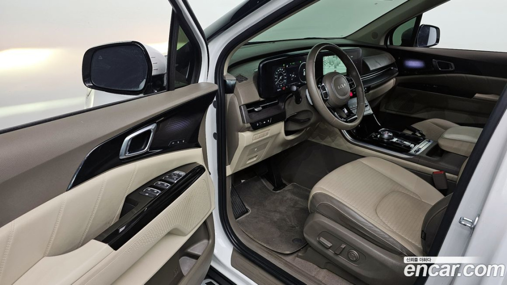 Kia Carnival 7-Seater Signature, 2023
