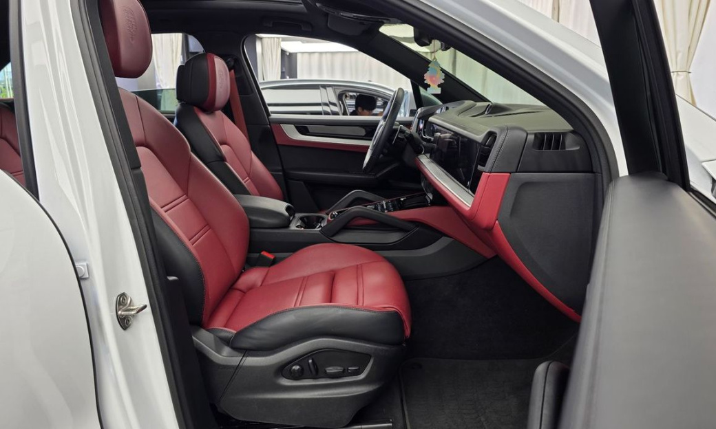 Porsche Cayenne 3.0, 2024