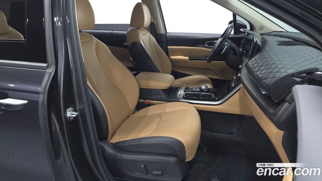 Kia Carnival 9-Seater Signature, 2022