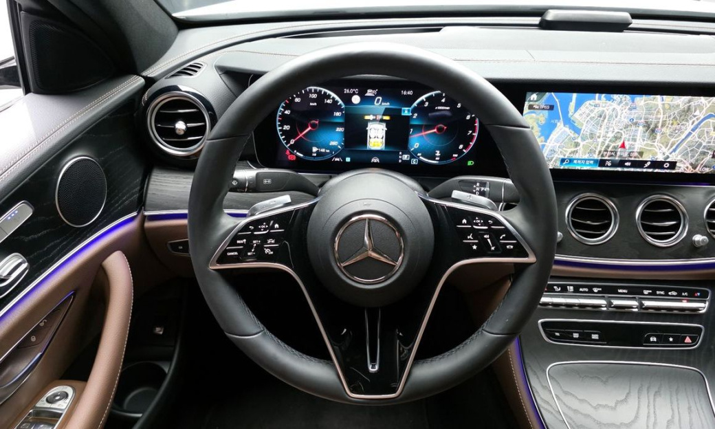 Mercedes-Benz E-Class E250 AMG Line, 2023