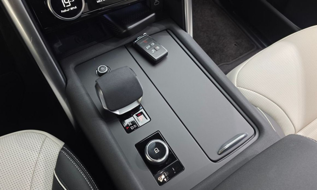 Land Rover Discovery P360 Dynamic HSE, 2024