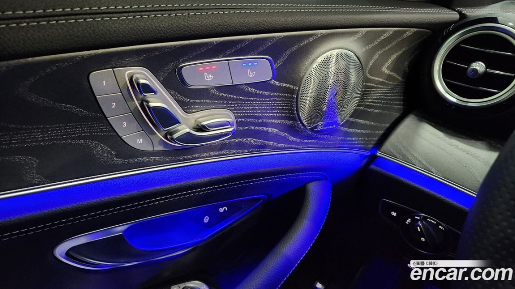 Mercedes-Benz E-Class E350 4MATIC AMG Line, 2022