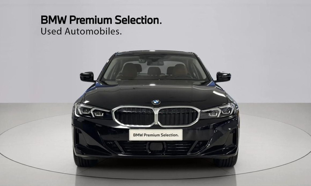 BMW 3-Series 320i, 2025