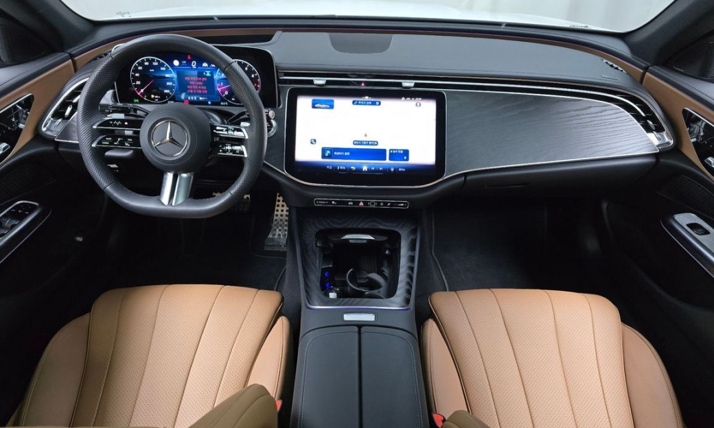 Mercedes-Benz E-Class E200 AMG Line, 2026