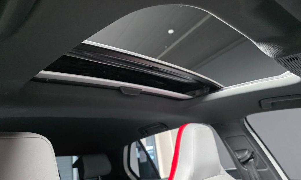 Volkswagen Golf 2.0 GTI, 2024