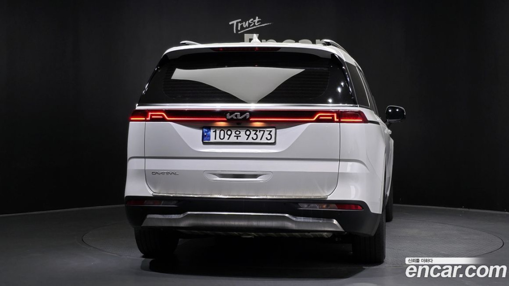 Kia Carnival 7-Seater Signature, 2023