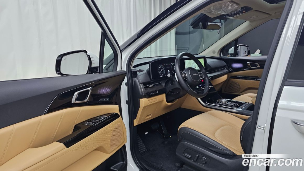 Kia Carnival 7-Seater Signature, 2023