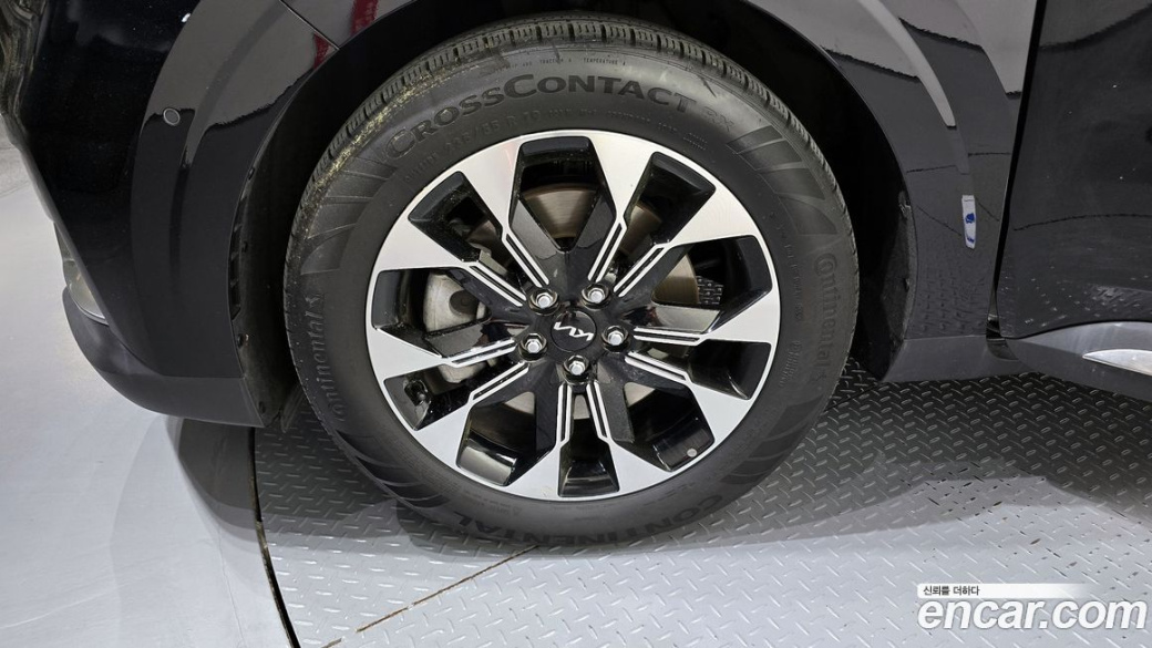 Kia Carnival 9-Seater Signature, 2023