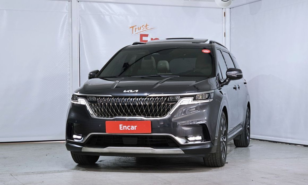 Kia Carnival 7-Seater Outdoor, 2023