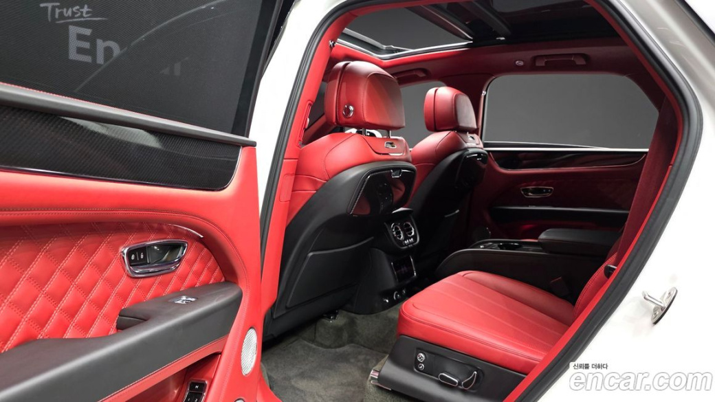 Bentley Bentayga 4.0 V8 Azure, 2023