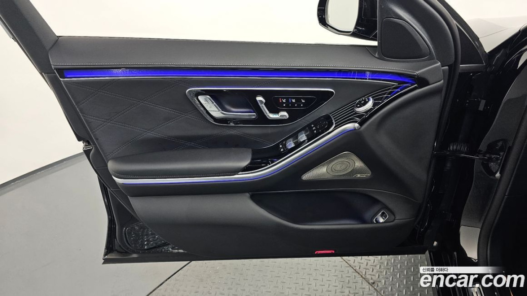 Mercedes-Benz S-Class Maybach S580 4MATIC, 2023
