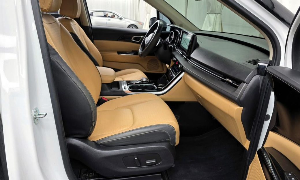 Kia Carnival 7-Seater Noblesse, 2023