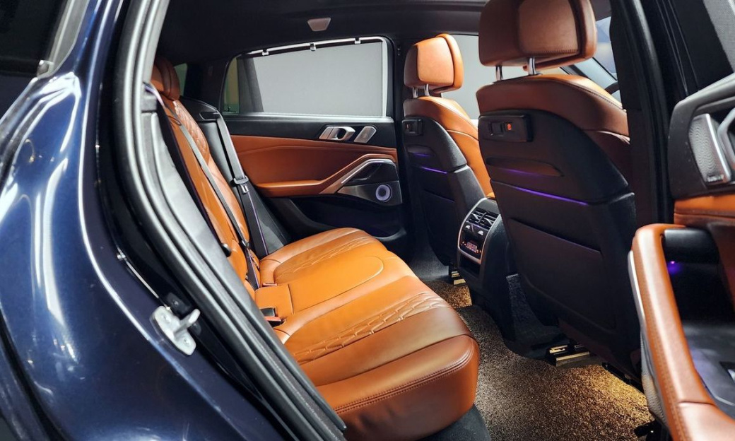 BMW X6 M50i, 2023
