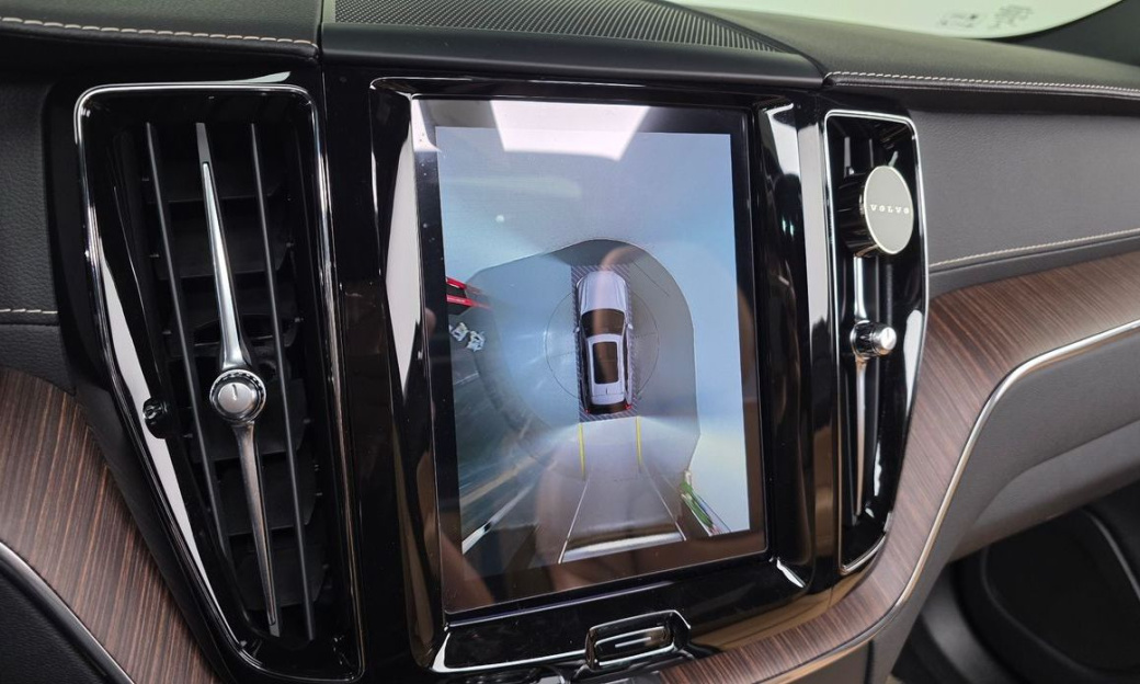 Volvo XC60 B5 Inscription, 2022