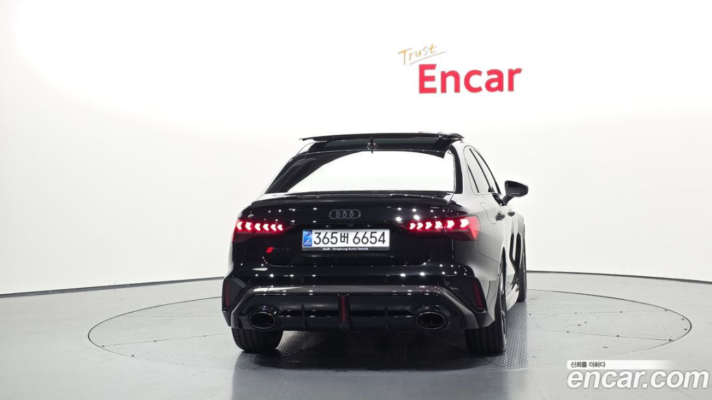 Audi RS3 2.5 TFSI Quattro Carbon Edition, 2025