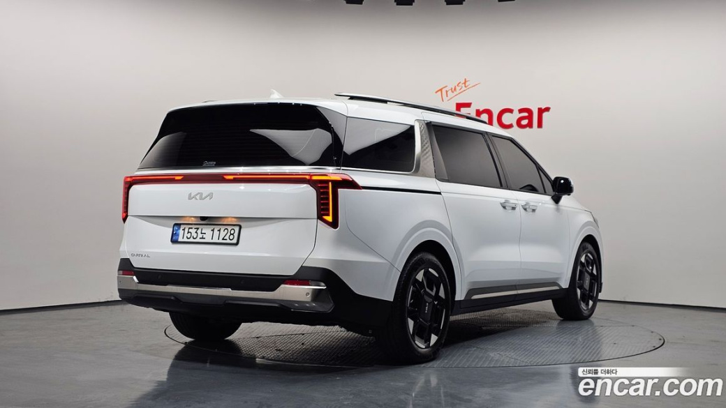 Kia Carnival 9-Seater Signature, 2025