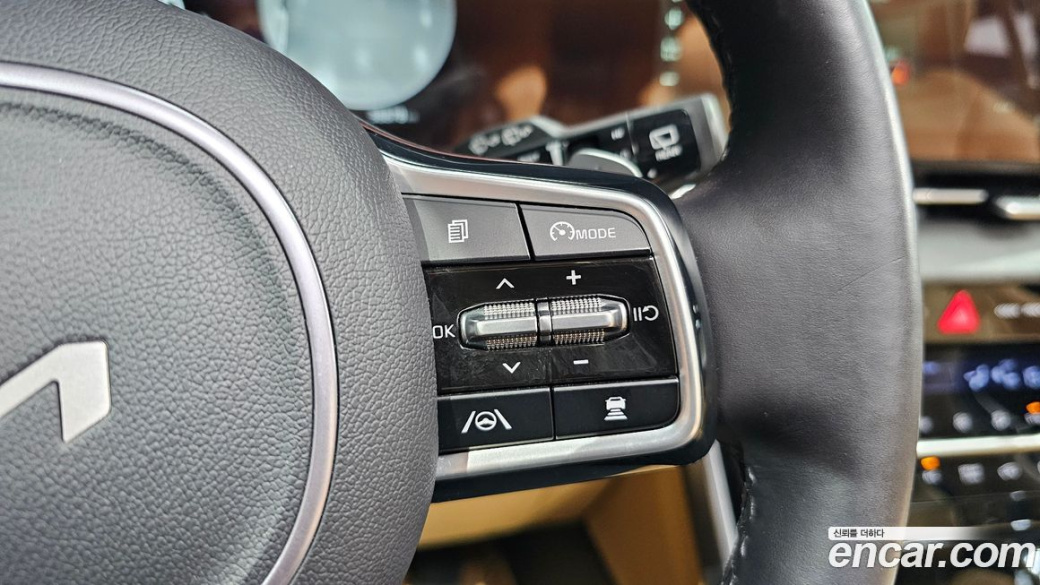 Kia Carnival 7-Seater Signature, 2023