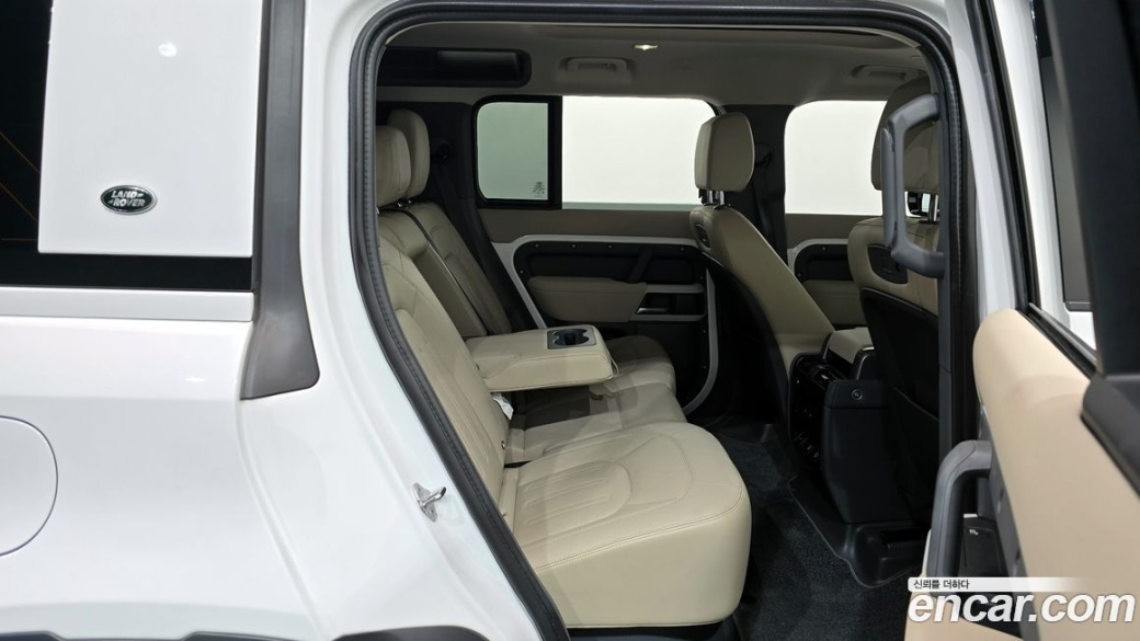 Land Rover Defender 110 D250 SE, 2022
