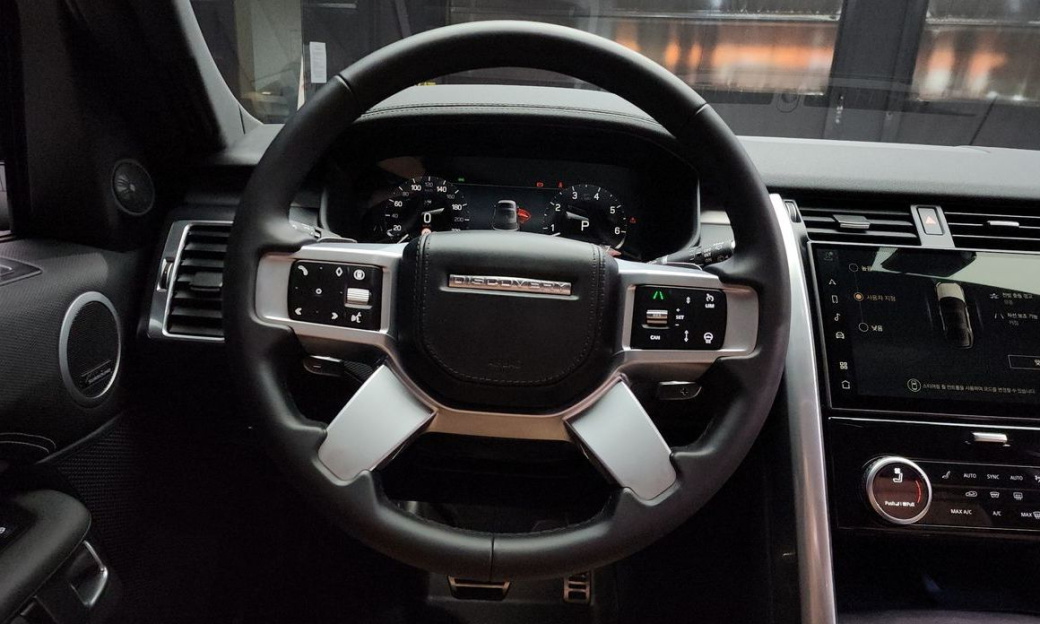 Land Rover Discovery P360 Dynamic HSE, 2025